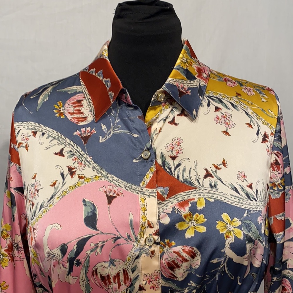 Silky Susan Graver shirt-dress. Size small. - Picture 2 of 5